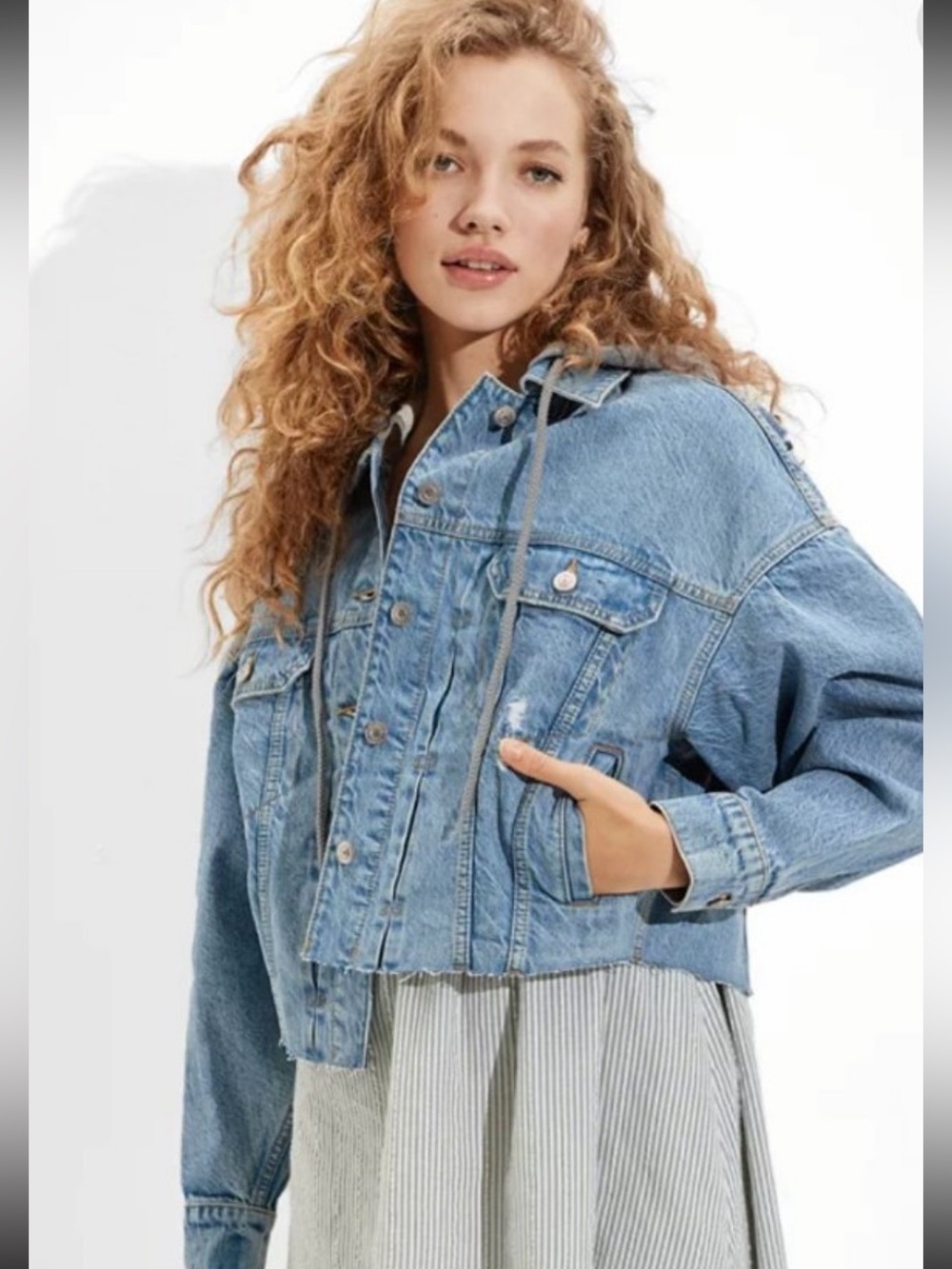 American Eagle distressed Jean hooded jacket size medium